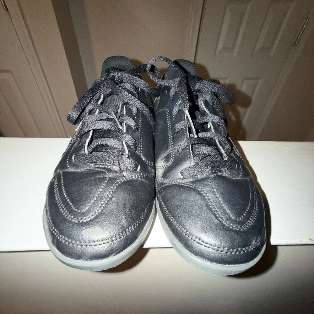 Nike Youth Tiempo Legend 9 Club Turf Soccer Shoes DA1332-004. Youth Sz: 4.5Y